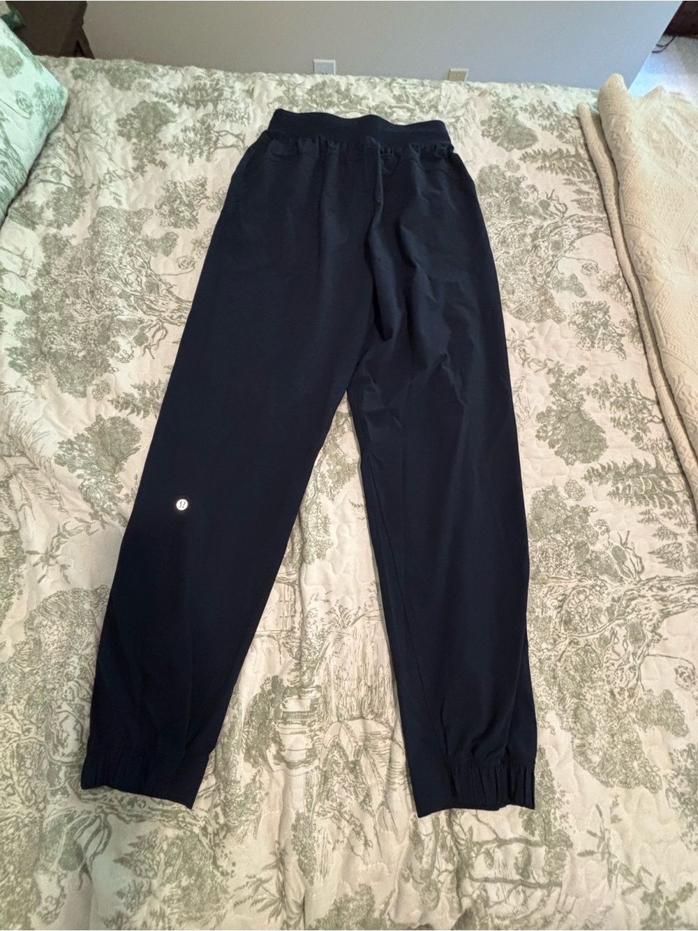 lululemon sz 6 License to Train Jogger True Navy gym fitness athleisure workout - Picture 5 of 16